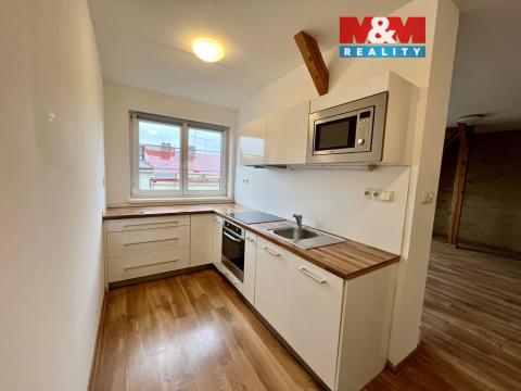 Pronájem bytu 2+1, Český Těšín, Hlavní třída, 56 m2