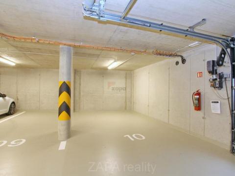 Pronájem garážového stání, Praha - Horní Měcholupy, Milánská, 21 m2