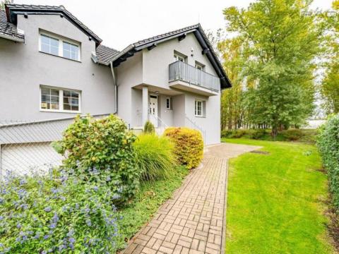 Pronájem rodinného domu, Průhonice, 300 m2