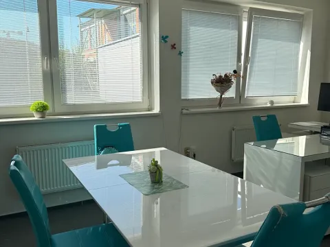 Pronájem kanceláře, Zlín, Hlavničkovo nábřeží, 29 m2