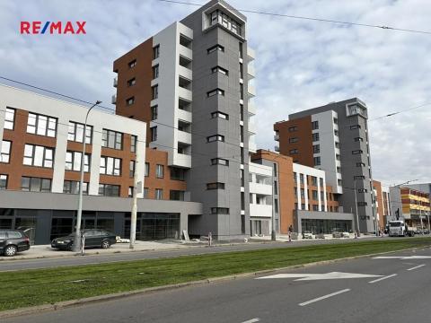 Pronájem obchodního prostoru, Praha - Vysočany, Kabešova, 116 m2