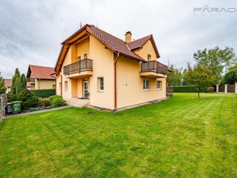 Pronájem kanceláře, Průhonice, Pod Valem II., 400 m2