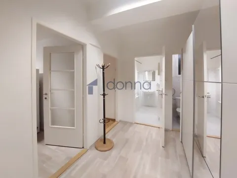 Pronájem bytu 2+kk, Praha, Sokolovská, 62 m2