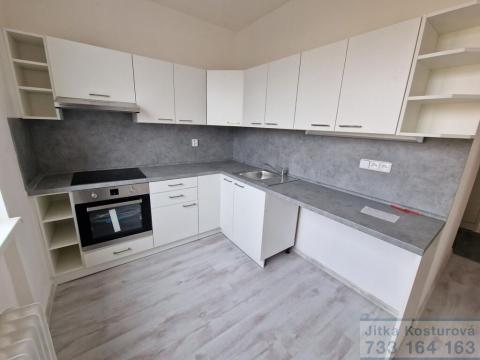 Pronájem bytu 2+1, Krnov - Pod Cvilínem, SPC S, 58 m2