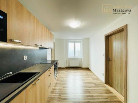 Pronájem bytu 2+1, Uničov, Masarykovo nám., 69 m2