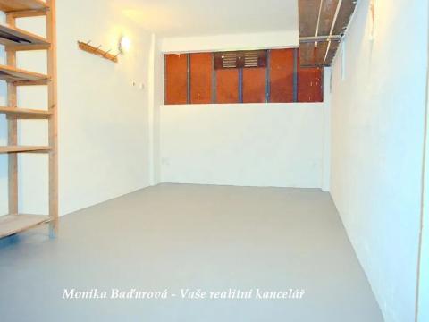 Prodej garáže, Zlín, Dřevnická, 16 m2