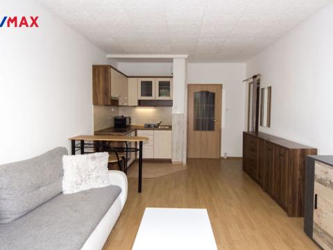 Pronájem bytu 1+kk, Praha - Modřany, Platónova, 29 m2