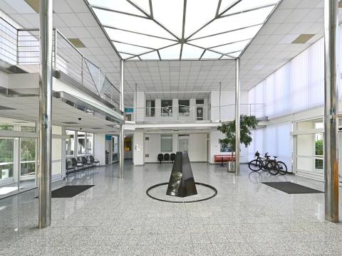 Pronájem kanceláře, Praha - Prosek, Litvínovská, 309 m2