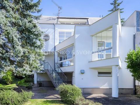 Prodej kanceláře, Křižanov, Benešovo náměstí, 530 m2