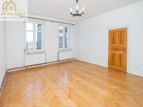 Prodej bytu 2+1, Hradec Králové, Pospíšilova, 69 m2