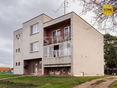 Prodej bytu 3+1, Suchohrdly u Miroslavi, 90 m2