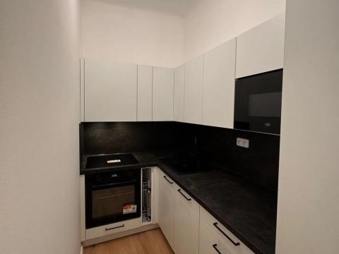 Pronájem bytu 2+kk, Praha - Vršovice, Bulharská, 43 m2