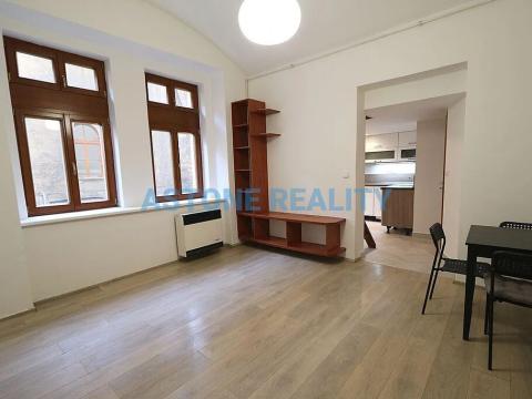 Prodej bytu 1+1, Praha - Smíchov, Tomáškova, 33 m2