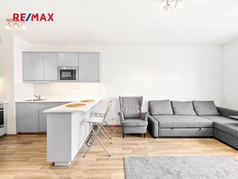 Prodej bytu 2+kk, Praha, V Háji, 58 m2