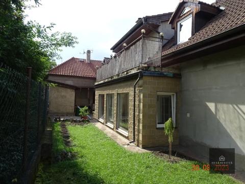 Prodej bytu 3+1, Zbuzany, U Kovárny, 100 m2