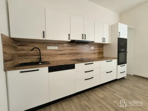 Pronájem bytu 3+1, Sokolov, Nádražní, 100 m2