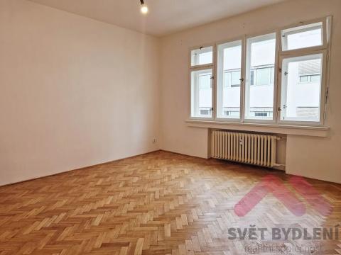 Pronájem bytu 1+1, Praha - Vinohrady, Kouřimská, 36 m2