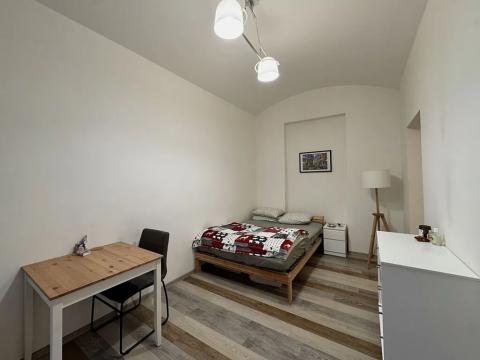 Pronájem bytu 1+kk, Praha - Vršovice, Sevastopolská, 29 m2