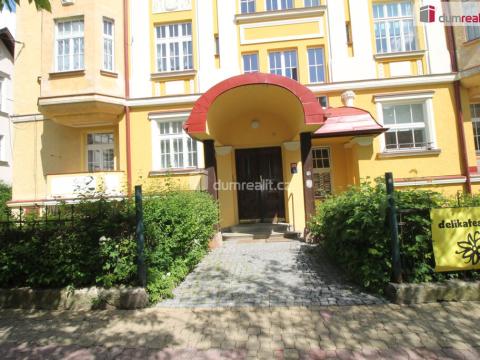 Pronájem kanceláře, Mariánské Lázně, Hlavní třída, 67 m2