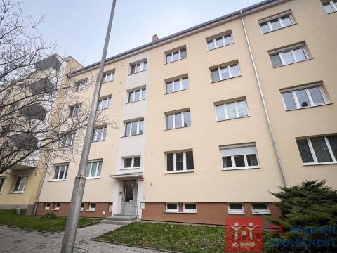 Prodej bytu 2+1, Znojmo, Smetanova, 54 m2