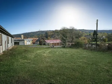 Prodej komerčního pozemku, Vinařice, 1297 m2