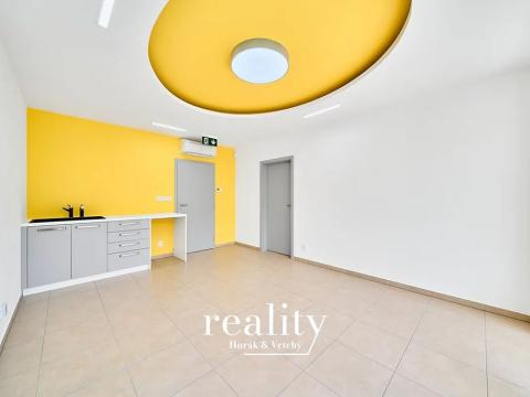 Pronájem kanceláře, Znojmo, Jarošova, 17 m2