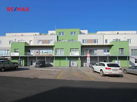 Pronájem garážového stání, Kolín, Antonína Dvořáka, 12 m2