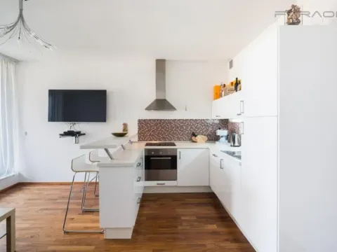 Pronájem bytu 2+kk, Praha - Smíchov, Švédská, 60 m2