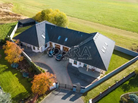 Prodej rodinného domu, Jesenice, Papoušková, 695 m2