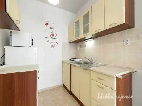 Pronájem bytu 2+kk, Praha - Záběhlice, Jetelová, 40 m2