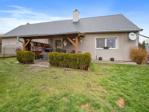 Prodej rodinného domu, Uhersko, 173 m2