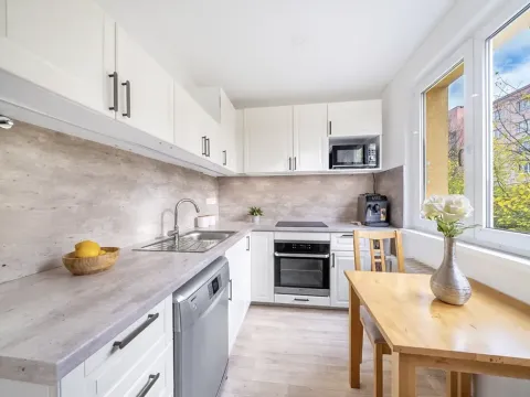 Prodej bytu 2+1, Praha - Vokovice, Syrská, 52 m2