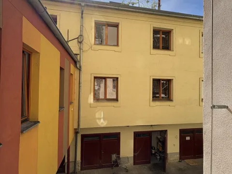 Prodej činžovního domu, Praha, Seifertova, 110 m2