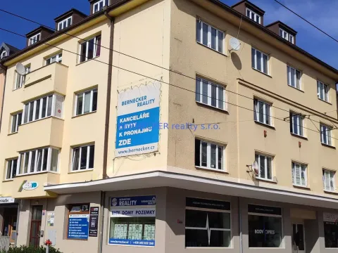 Pronájem kanceláře, Hradec Králové - Pražské Předměstí, S. K. Neumanna, 31 m2