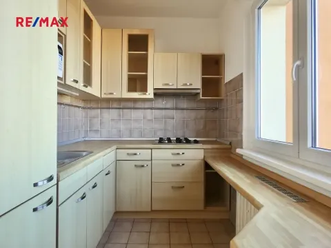 Pronájem bytu 2+1, Praha - Malešice, Káranská, 53 m2