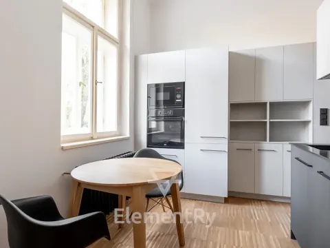 Pronájem bytu 1+1, Hradec Králové, Hradební, 40 m2