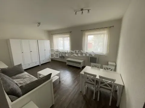 Pronájem bytu 1+1, Šternberk, Kosmákova, 35 m2