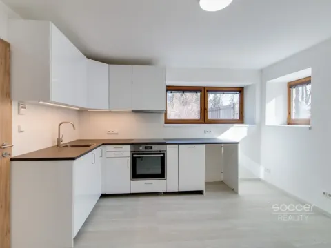 Pronájem bytu 2+kk, Praha - Smíchov, Třístoličná, 38 m2