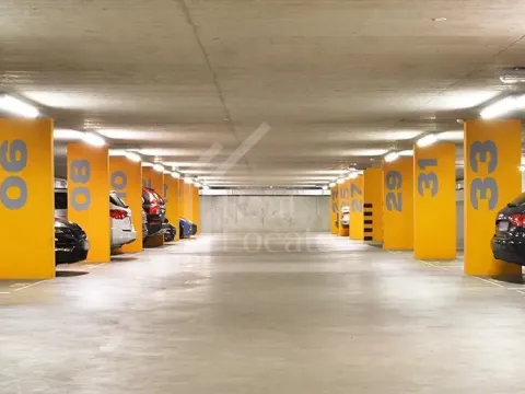 Pronájem garážového stání, Praha - Modřany, Mezi vodami, 5 m2