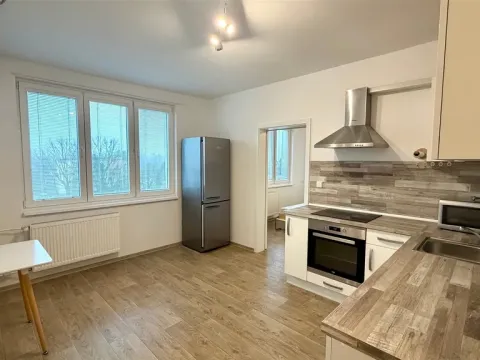 Pronájem bytu 2+kk, Cheb, Lomená, 35 m2