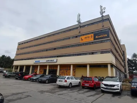 Pronájem garážového stání, Brno, Loosova, 13 m2