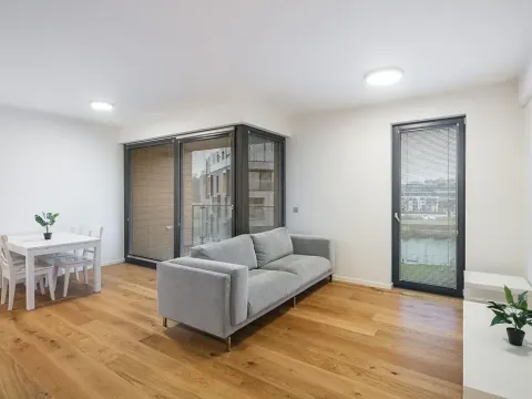 Pronájem bytu 2+kk, Praha - Libeň, Menclova, 62 m2