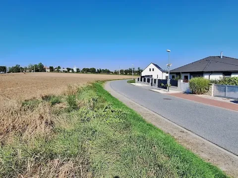 Prodej pozemku pro bydlení, Hrušovany u Brna, Pod Střediskem, 1095 m2