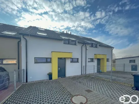 Pronájem rodinného domu, Vestec, U Hrubých, 158 m2