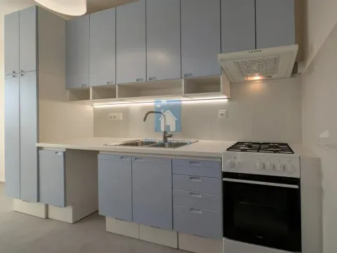 Pronájem bytu 4+1, Praha, Chalabalova, 107 m2