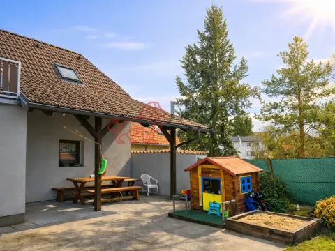 Pronájem bytu 3+1, Dolní Břežany - Lhota, Na Průhonu, 86 m2