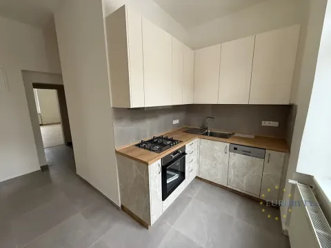 Pronájem bytu 3+1, Praha - Nusle, Na Pankráci, 77 m2