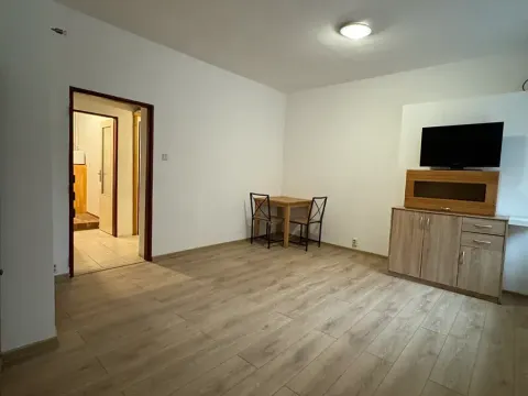 Pronájem bytu 1+kk, Kynšperk nad Ohří, Sokolovská, 27 m2