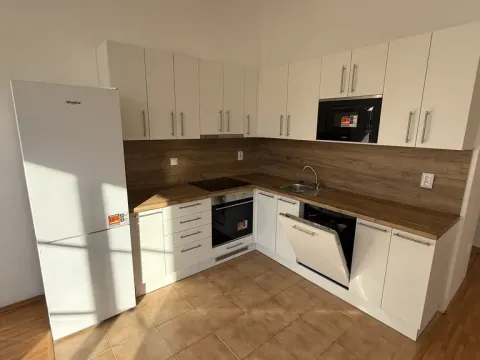 Pronájem bytu 2+kk, Třebíč, Hasskova, 68 m2