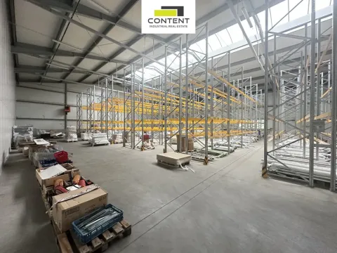 Pronájem skladu, Dubno, 5668 m2